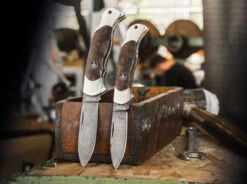 Böker Manufaktur 112202DAM Scout Spearpoint Curly Birch Damascus -Boker Verkaufsgeschäft 2f17a74b804aaef2403e5ff1c46d5afe